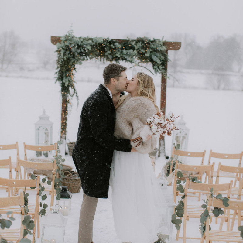 34-khstraube-winter-wedding-willasloneczna-kwiatostacja-34.jpg
