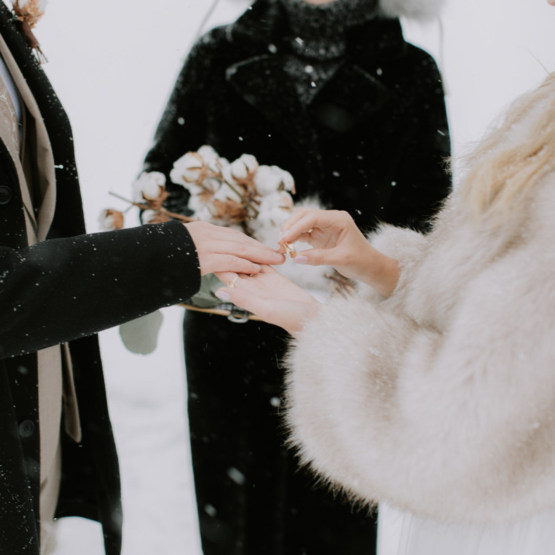 23-khstraube-winter-wedding-willasloneczna-kwiatostacja-23.jpg