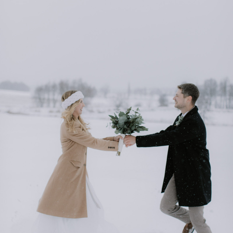 88-khstraube-winter-wedding-willasloneczna-kwiatostacja-88.jpg